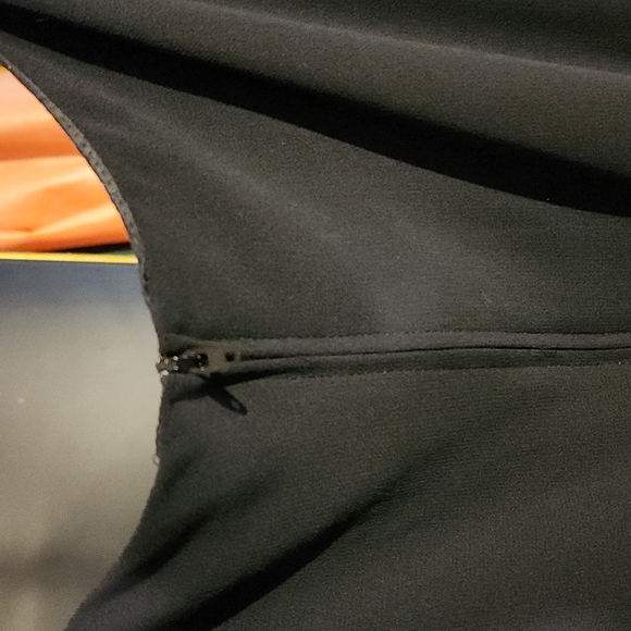 AFTERDARK WOMEN'S LONG LENGHT DRESS ( SIZE 16 ). - Picture 5 of 8